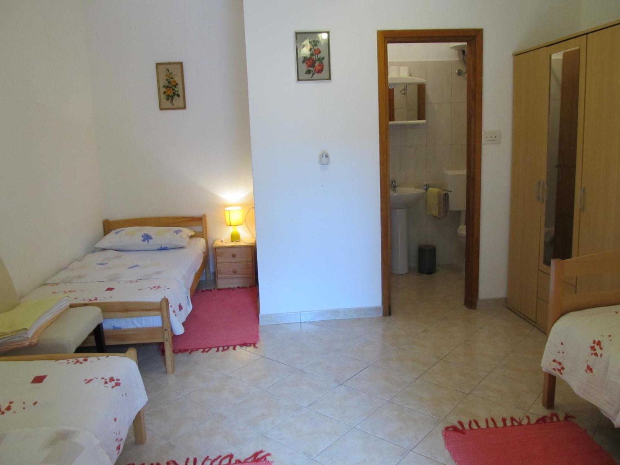 Apartments Vesna With Pool - New! Sveti Lovrec Pazenaticki Bilik gambar