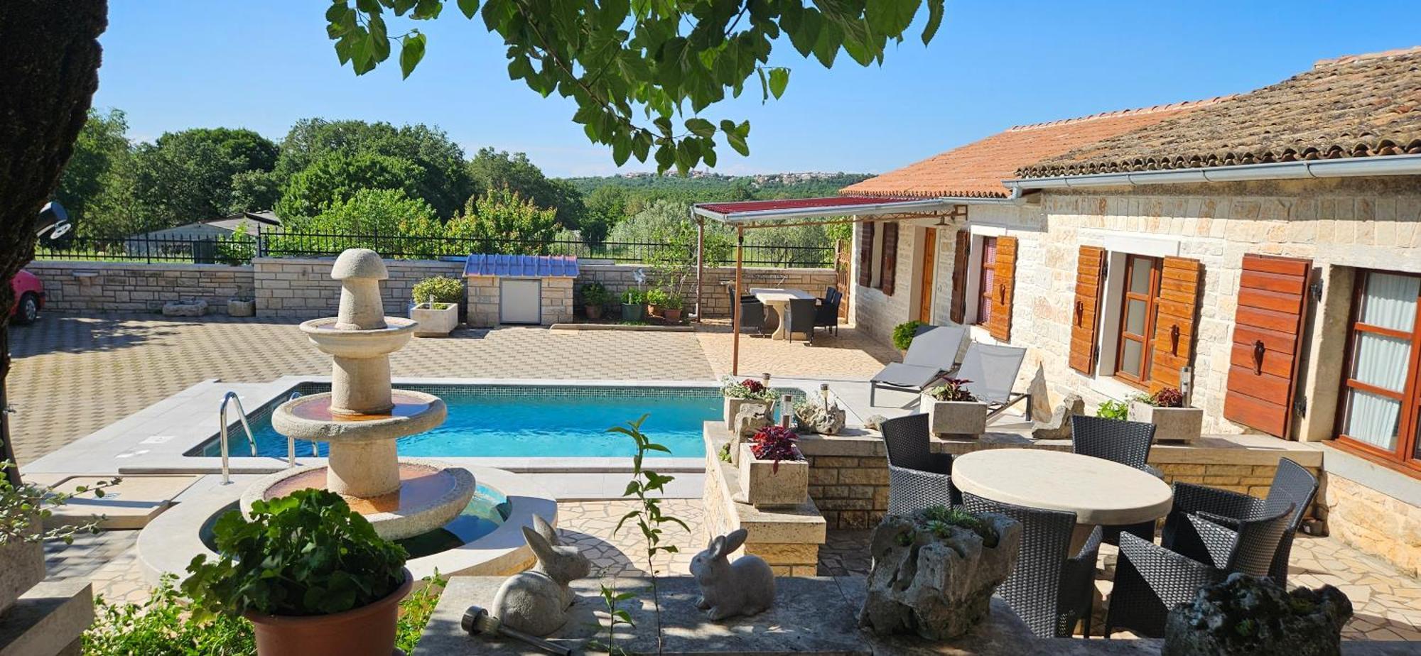 Apartments Vesna With Pool - New! Sveti Lovrec Pazenaticki Luaran gambar